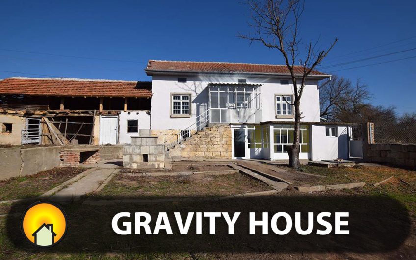 A HOME WITH STUNNING LANDSCAPE VIEWS IN THE VILLAGE OF PEPELINA FAR FROM THE MADDING CROWD