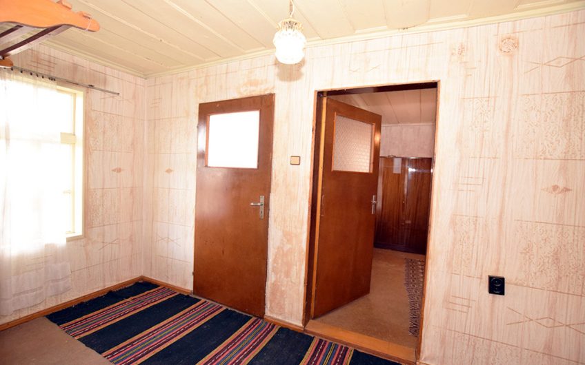 CHARMING TWO-STOREY HOME WITH SPACIOUS GARDEN AND SOLID OUTBUILDINGS AT THE QUIET EDGE OF NOVA VARBOVKA