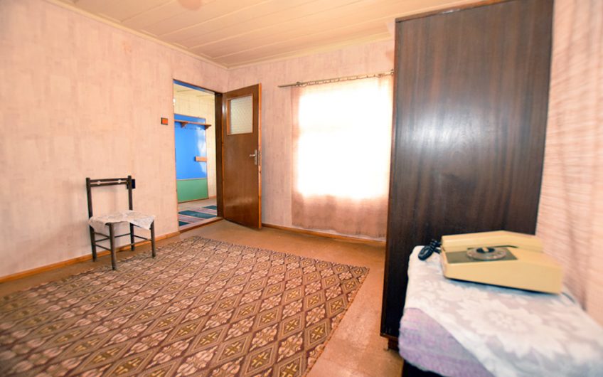 CHARMING TWO-STOREY HOME WITH SPACIOUS GARDEN AND SOLID OUTBUILDINGS AT THE QUIET EDGE OF NOVA VARBOVKA