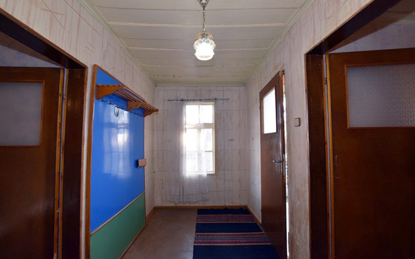 CHARMING TWO-STOREY HOME WITH SPACIOUS GARDEN AND SOLID OUTBUILDINGS AT THE QUIET EDGE OF NOVA VARBOVKA