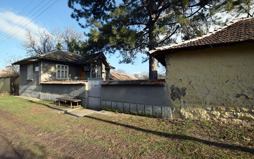 CHARMING TWO-STOREY HOME WITH SPACIOUS GARDEN AND SOLID OUTBUILDINGS AT THE QUIET EDGE OF NOVA VARBOVKA