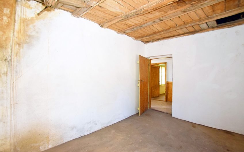 A FOUR-BEDROOM TWO-STOREY PROJECT HOUSE WITH A LARGE GARDEN, EXTENSIVE ADDITIONAL SPACE AND GREAT RENOVATION POTENTIAL