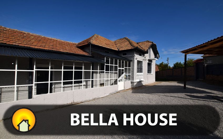 A SPACIOUS HOME OFFERING A VERSATILE LIVING WITH GENEROUS INDOOR AND OUTDOOR SPACES