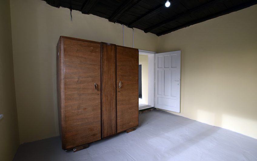 SPACIOUS AND BRIGHT TWO-STOREY HOME – 3 BEDROOMS, 3 EXTRA ROOMS, STORAGE, BALCONY AND AN OUTDOOR POTENTIAL