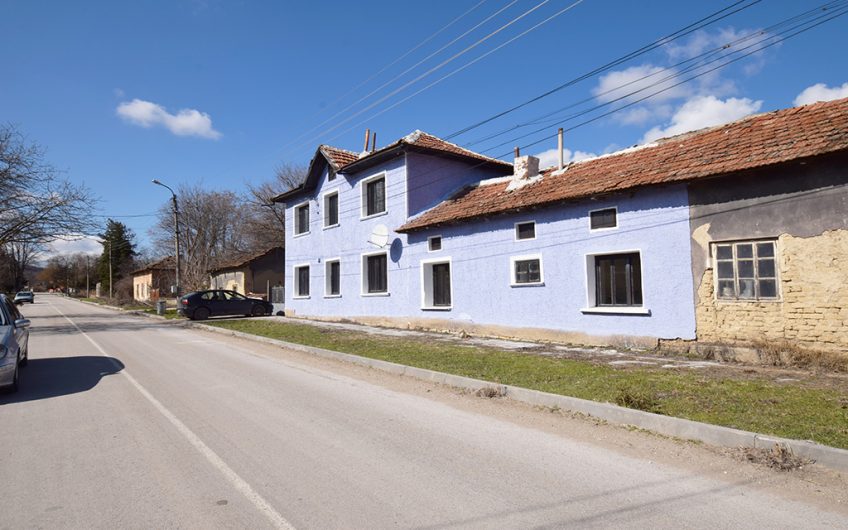 AN ELEGANT LILAC-COLOURED TWO-STOREY HOME WITH SPACIOUS GARDEN AND AN ENDLESS COUNTRYSIDE CHARM