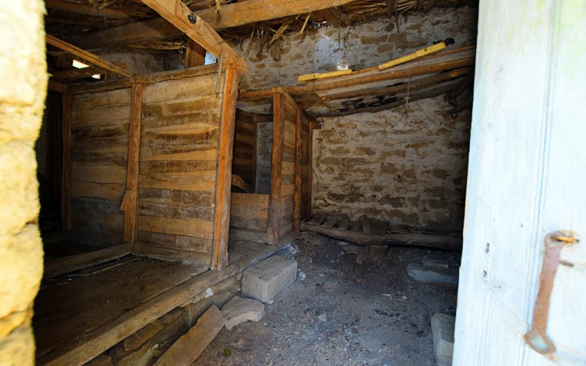 A CHARMING TRADITIONAL STONE HOUSE WITH A HALF-ACRE GARDEN, CLOSE TO THE BLACK SEA COAST AND BURGAS AIRPORT