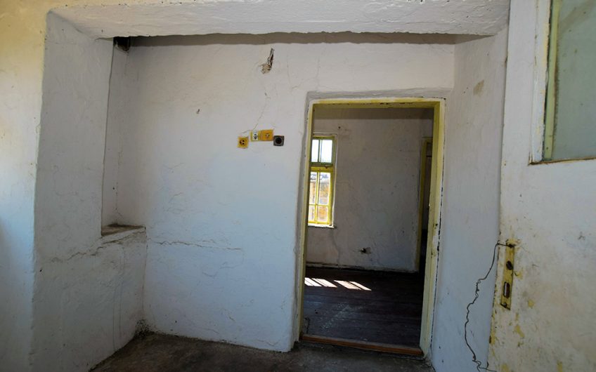 A CHARMING TRADITIONAL STONE HOUSE WITH A HALF-ACRE GARDEN, CLOSE TO THE BLACK SEA COAST AND BURGAS AIRPORT