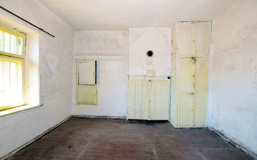 A CHARMING TRADITIONAL STONE HOUSE WITH A HALF-ACRE GARDEN, CLOSE TO THE BLACK SEA COAST AND BURGAS AIRPORT
