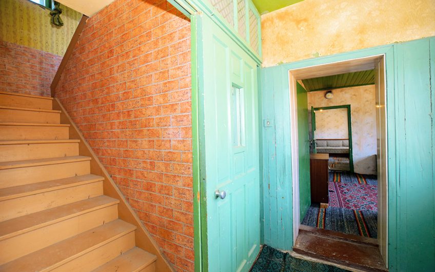 MASSIVE 4-BEDROOM TWO-STOREY HOME WITH 1,400 SQ.M. GARDEN, INTERNAL STAIRCASE & EXCEPTIONAL POTENTIAL